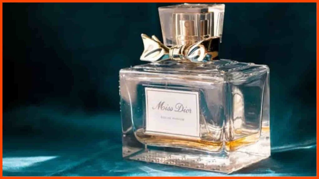 hadiah hari jadi untuk pacar wanita parfum