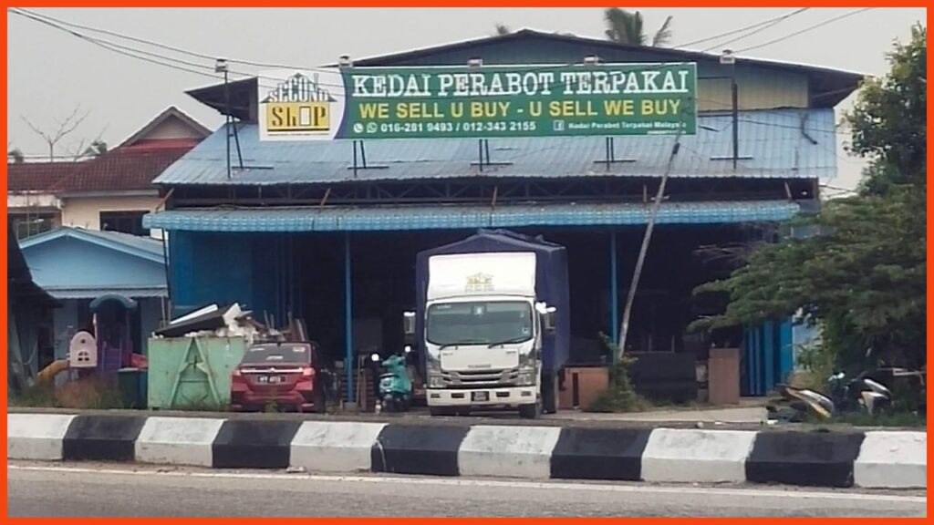 kedai perabot terpakai (second shop)