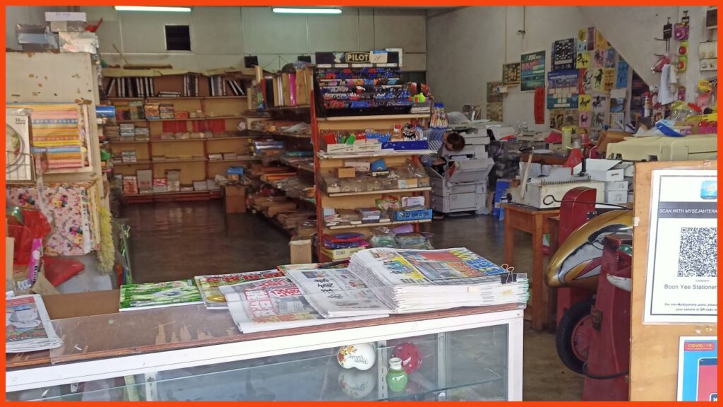 kedai alat tulis batu pahat boon yee stationery trading